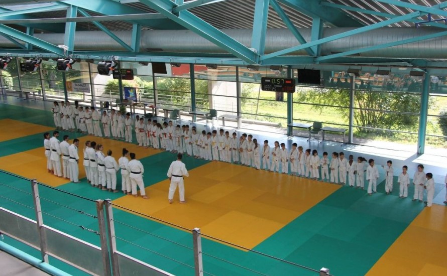 LA RACING A FAIT SA RENTREE